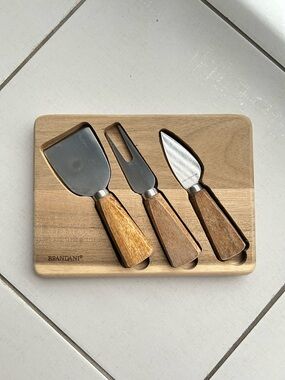 Preowned Brandani Wooden Charcuterie/Cheese Knife 3 piece Set Serving Board